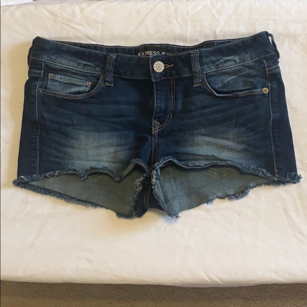 😍 Cute express jeans shorts! ❤️